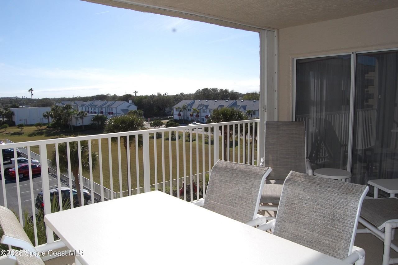 601 Shorewood Dr Unit G405 #G405 - Photo 2 of 37