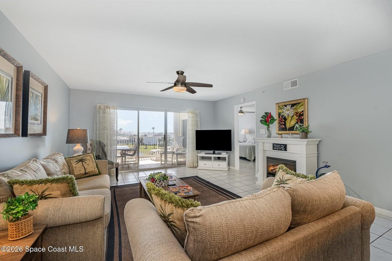 601 Shorewood Dr Unit G405 #G405 - Photo 5 of 37