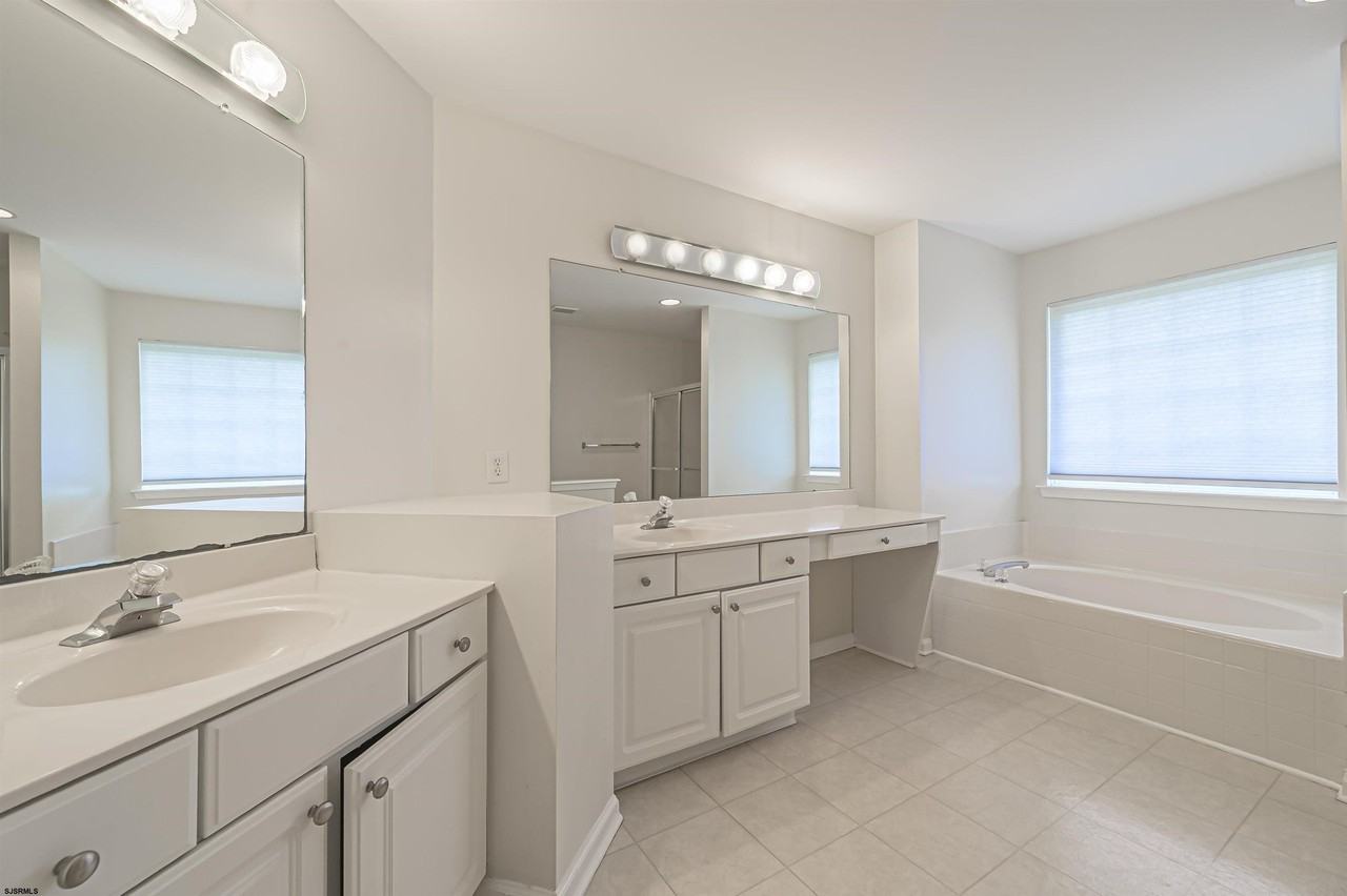 305 Joann Dr - Photo 7 of 16