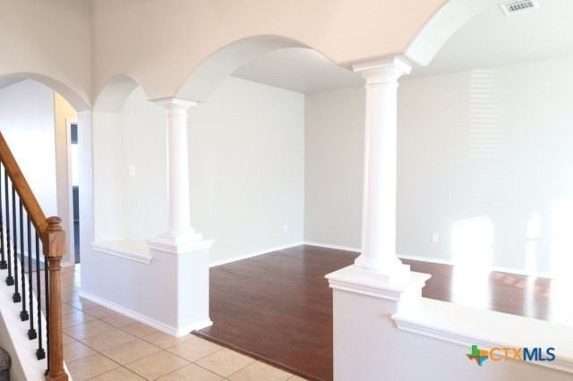 9904 Maplewood Ct - Photo 3 of 31