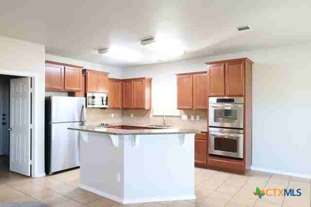 9904 Maplewood Ct - Photo 7 of 31