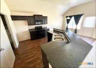 1206 Roanoke Dr - Photo 3 of 10