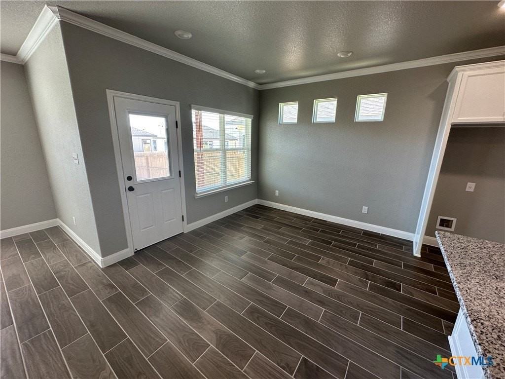 1423 Curlew Ln - Photo 5 of 16