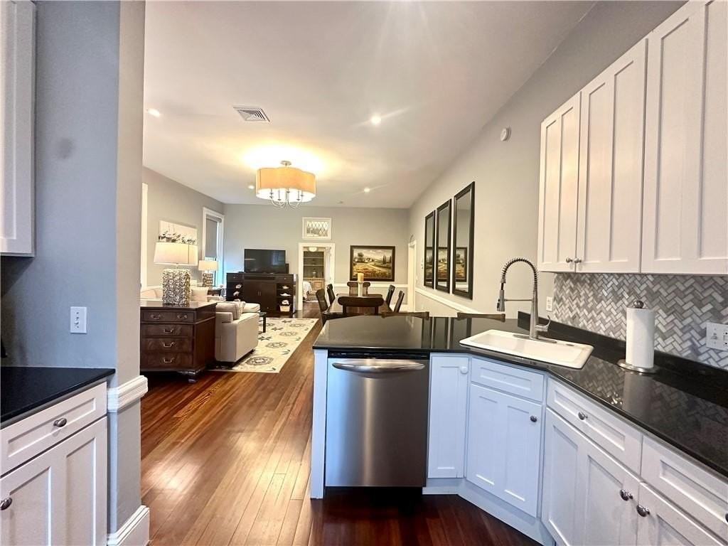 10 Young St Unit 2 #2 - Photo 7 of 30