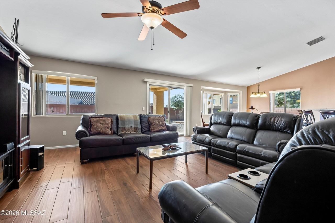 9305 S Wrens Roost Ct - Photo 5 of 43