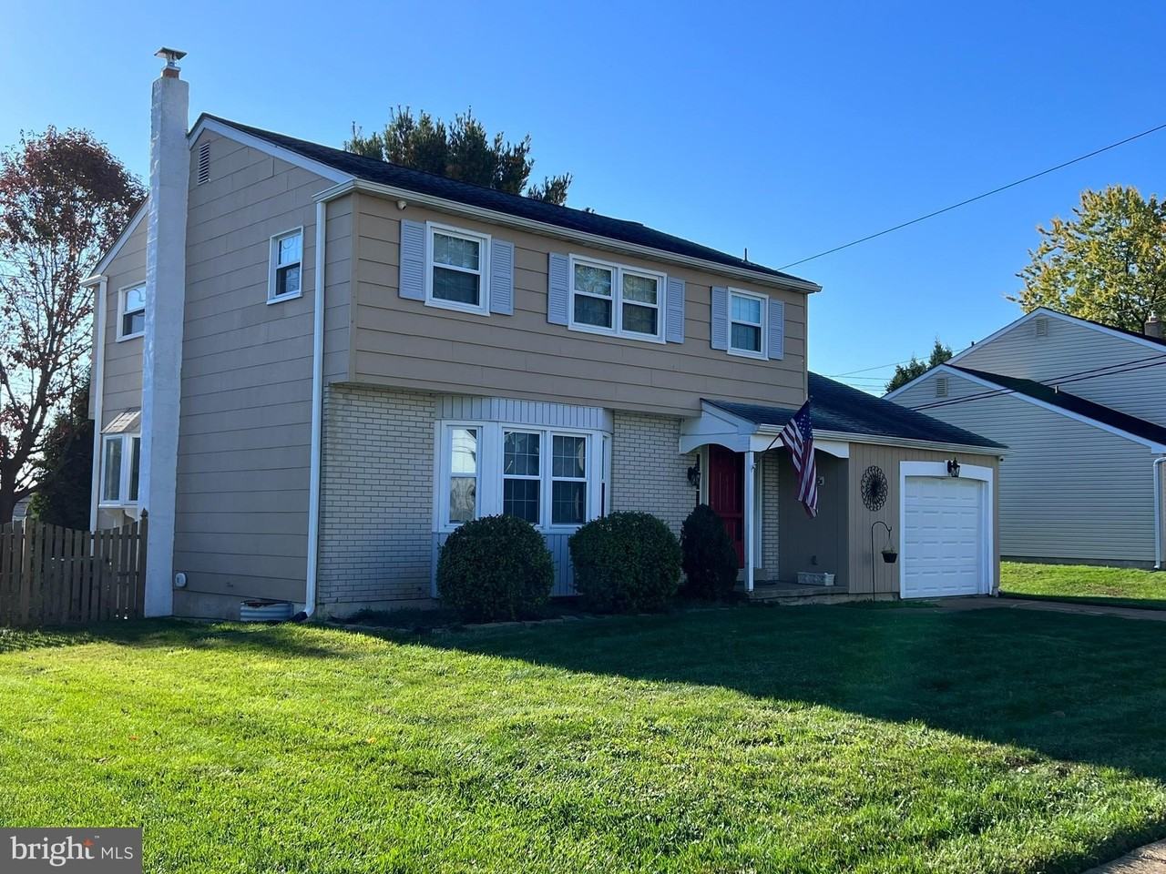 918 Rockwell Rd - Photo 2 of 50