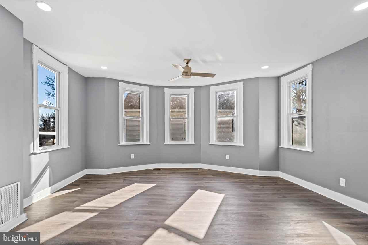 3014 Royston Ave - Photo 2 of 40