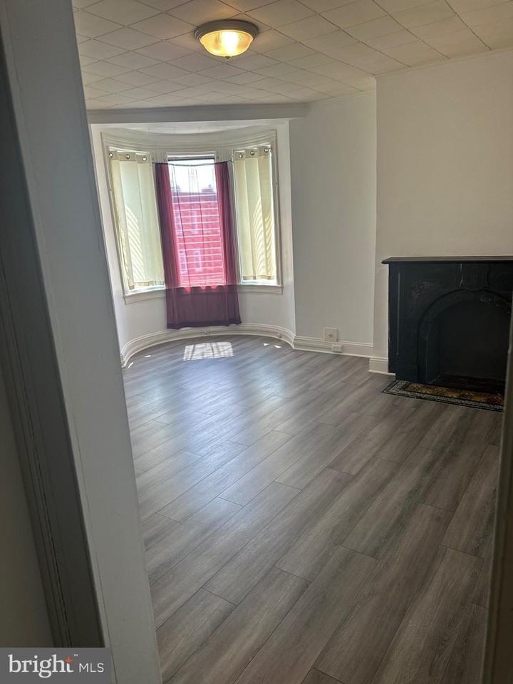 2202 N Charles St #3F - Photo 5 of 10