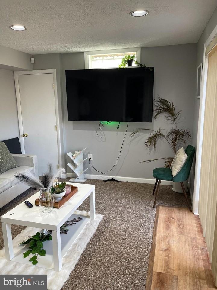 1202 Rosemere Ave - Photo 3 of 20