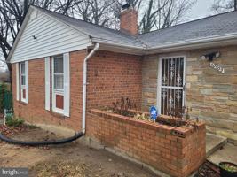 featured image of 10903 Exeter Ct