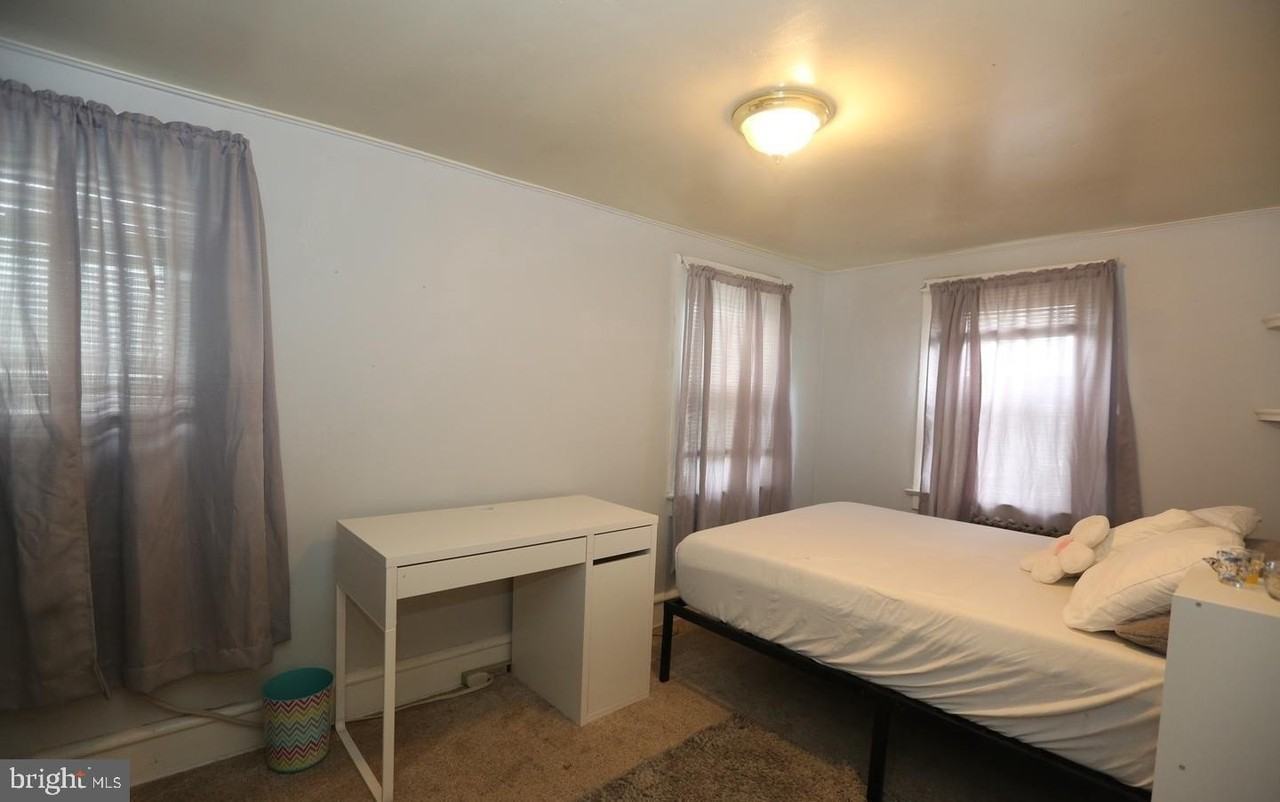 114 Ellis St - Photo 7 of 11