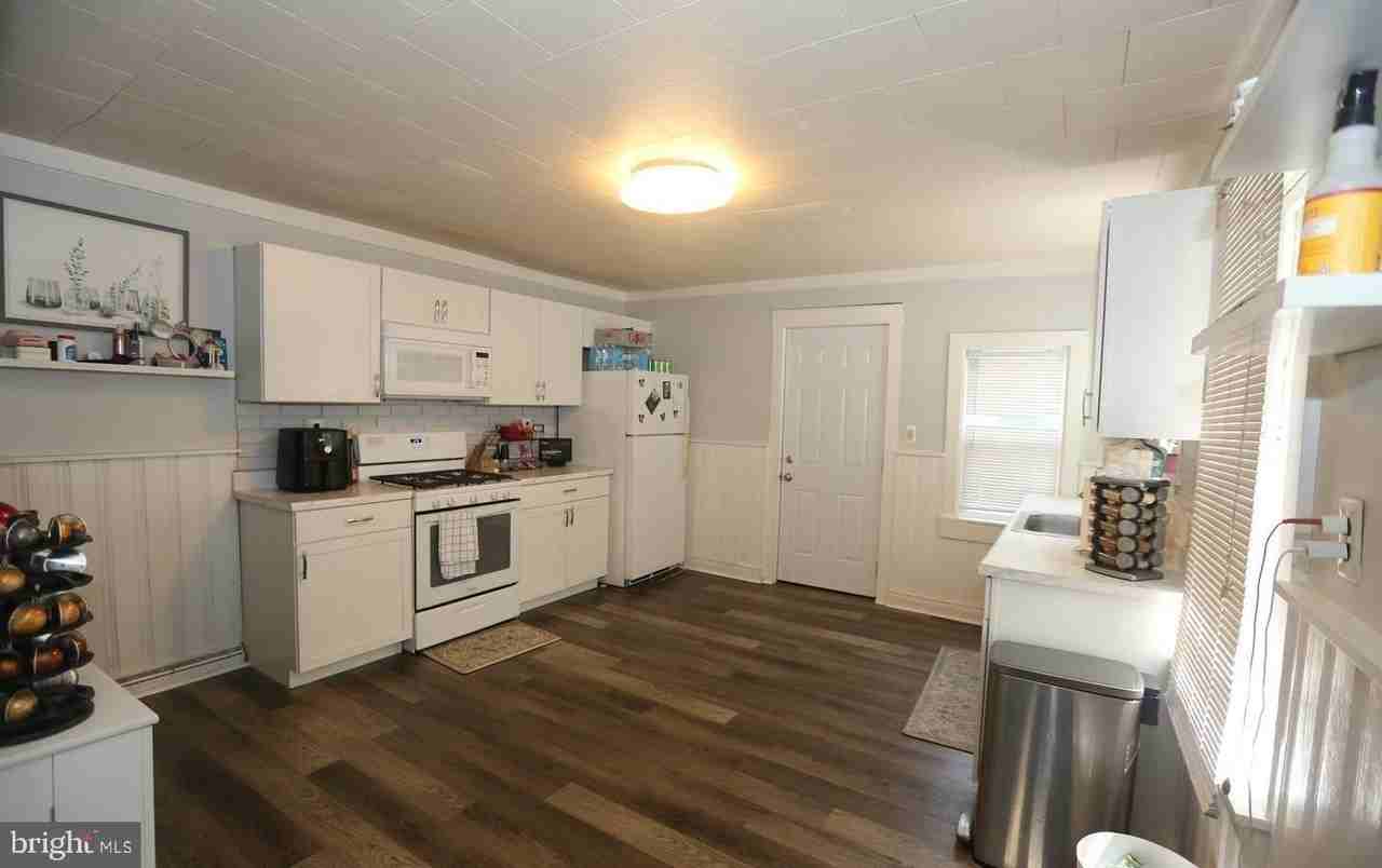 116 Ellis St - Photo 5 of 10