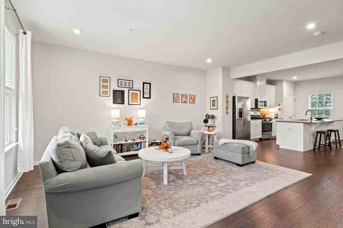 410 Arbor Blvd - Photo 6 of 33