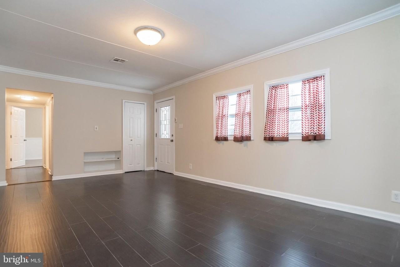 438 Andover Rd - Photo 2 of 41