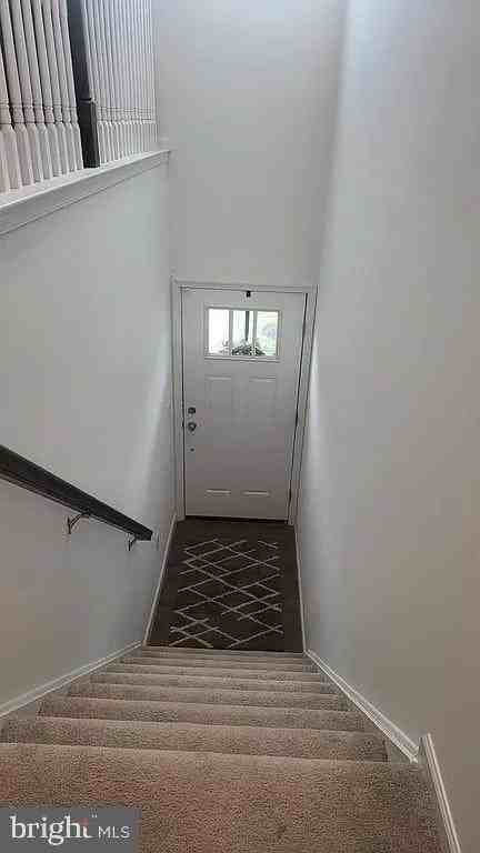 553 Brook Shire Ct - Photo 4 of 17