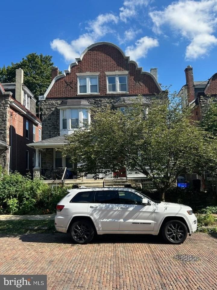 316 W Winona St Unit 1 #1 - Photo 3 of 18