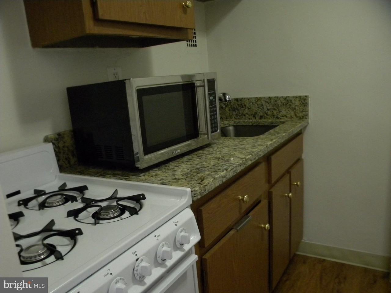 1021 Arlington Blvd Apt 817 #817 - Photo 3 of 12