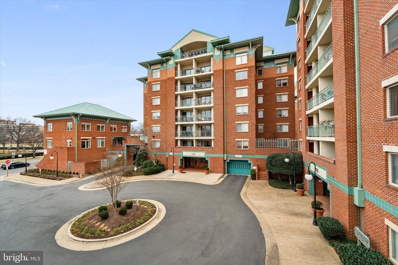 545 E Braddock Rd Apt 602 #602 - Photo 4 of 41