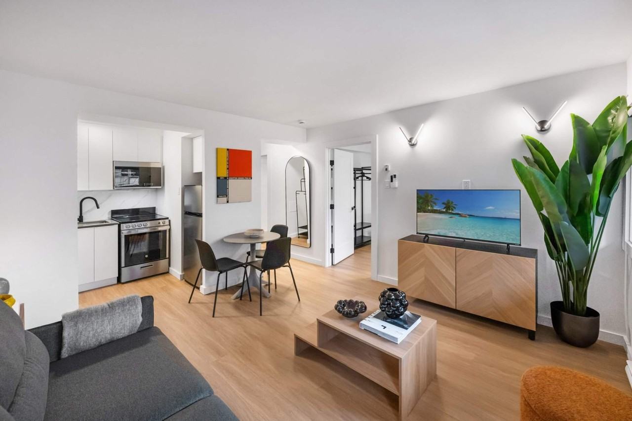 MTL LIV - Photo 3 of 20