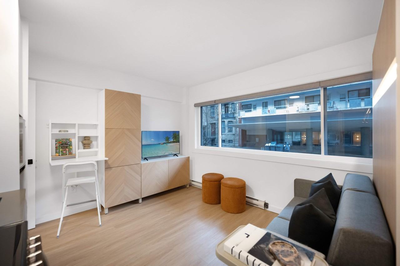 MTL LIV - Photo 7 of 20