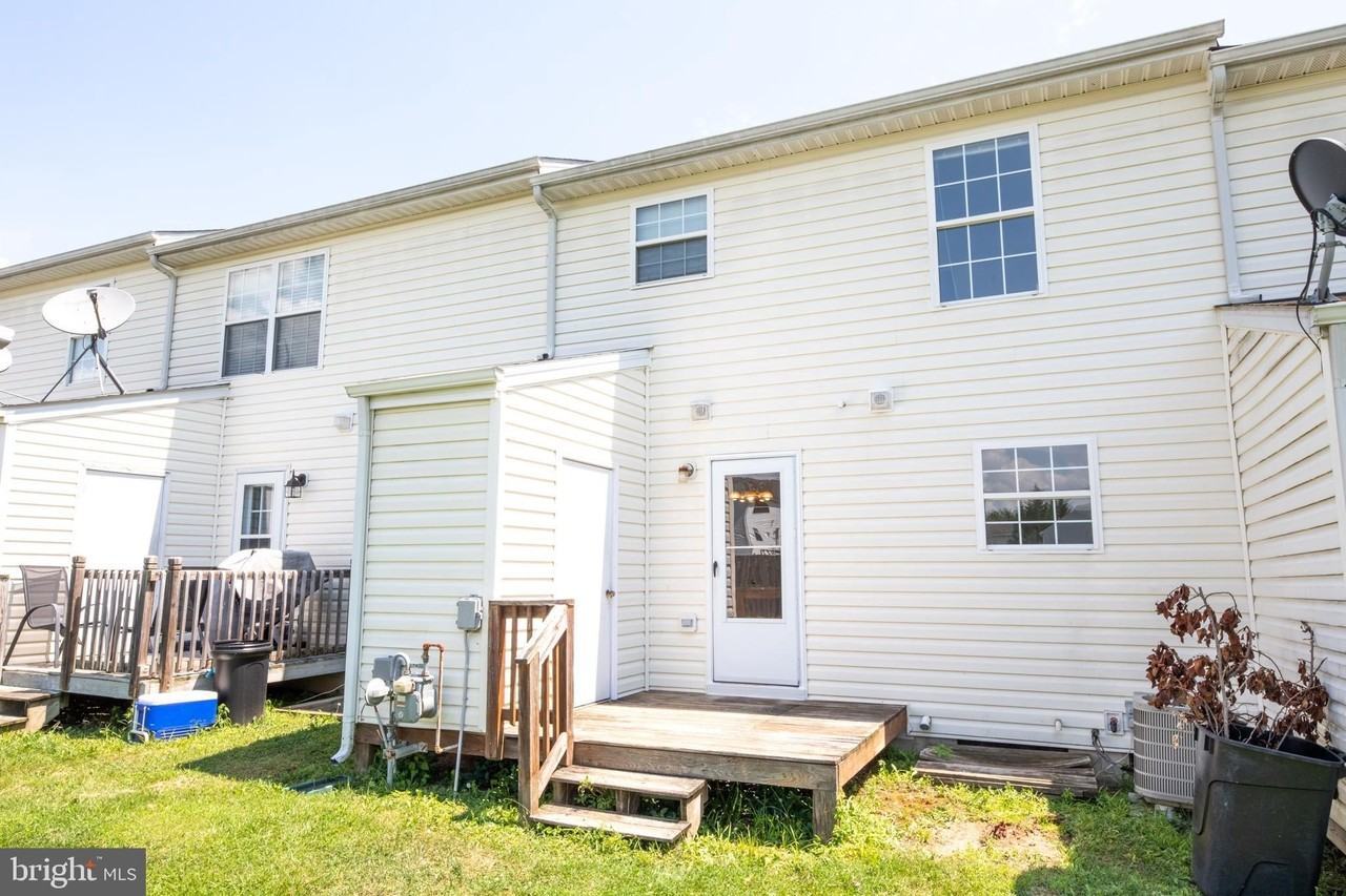 138 Surrey Club Ln - Photo 2 of 2