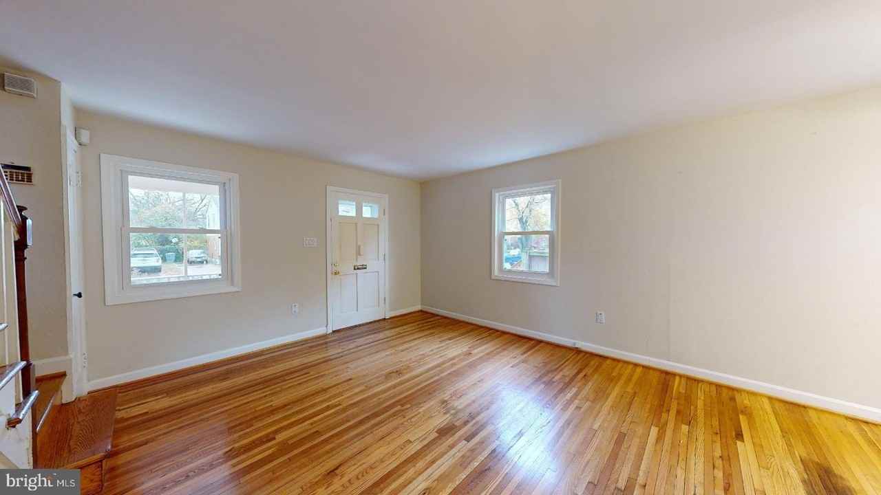 2211 Arlington Ter - Photo 5 of 26