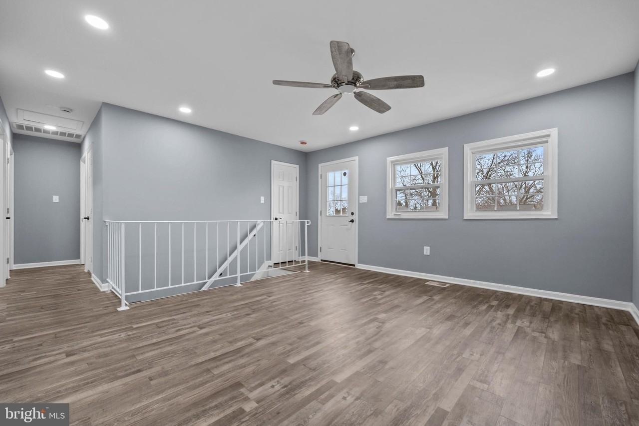 4604 Kentwood Ln - Photo 6 of 22