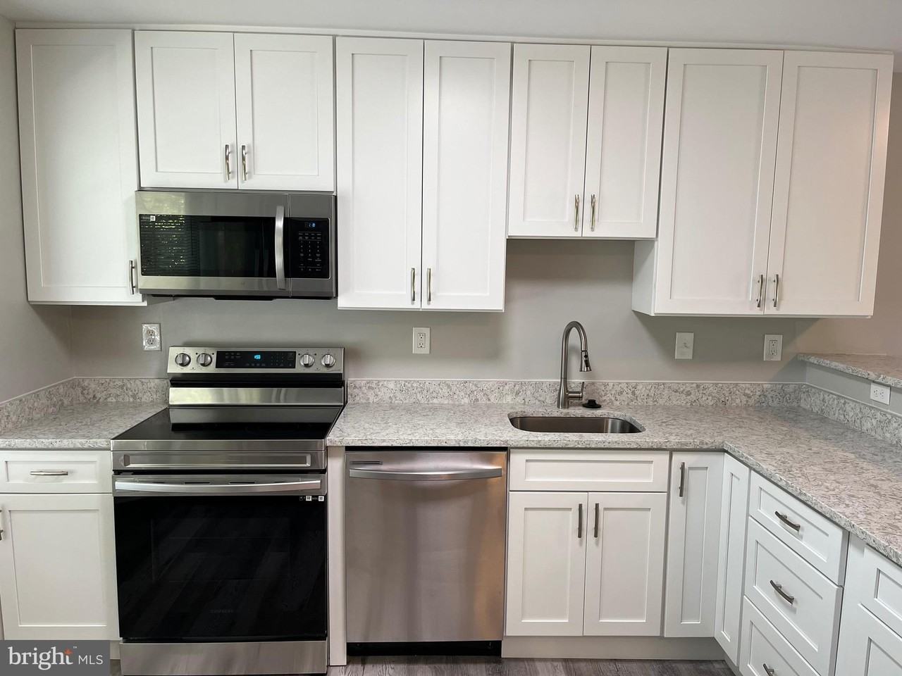 10934 Mission Ridge Dr - Photo 4 of 6