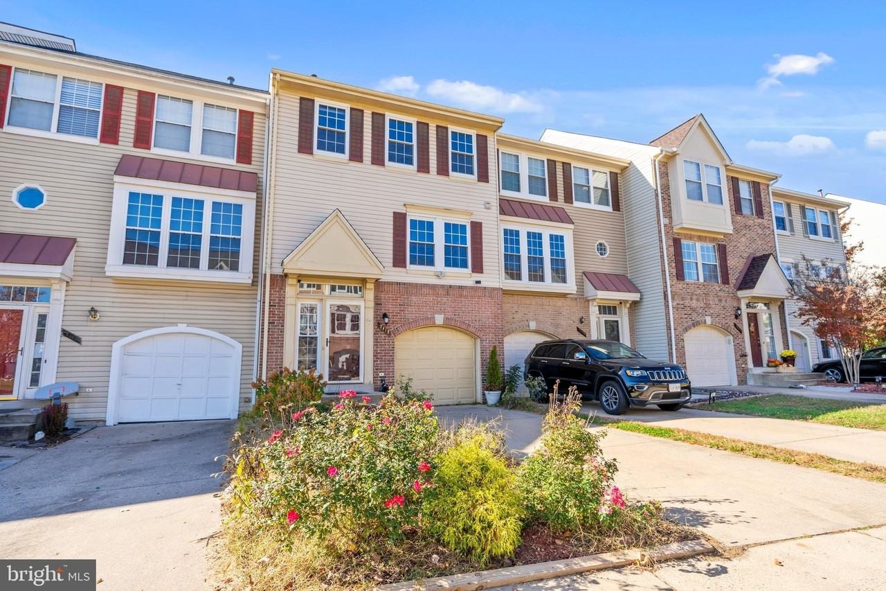 7813 Flager Cir - Photo 3 of 34