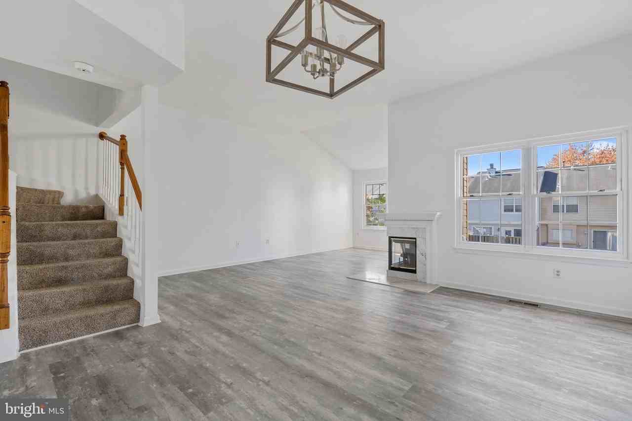 7813 Flager Cir - Photo 7 of 34