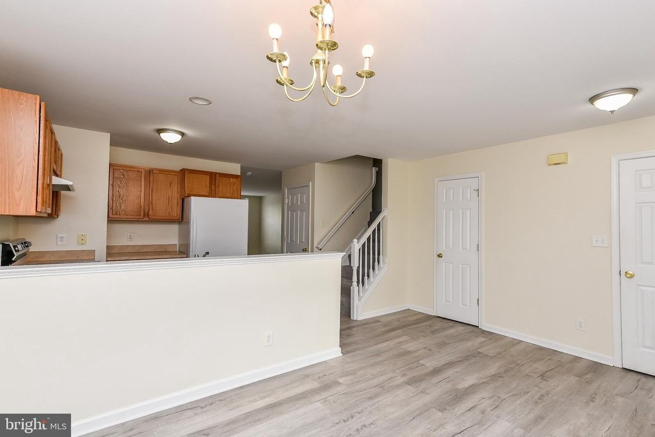 24 Sanford Dr - Photo 3 of 22