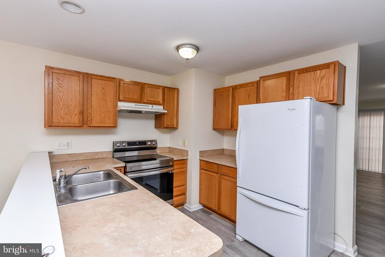 24 Sanford Dr - Photo 5 of 22