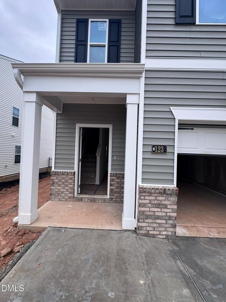 123 Starlight St - Photo 2 of 3