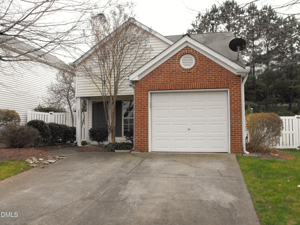 5501 Sorrell Crossing Dr - Photo 2 of 10