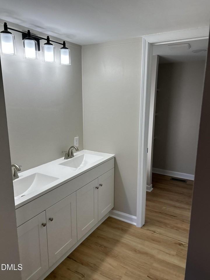 223 7th St - Photo 6 of 9