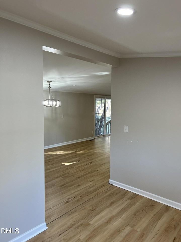 223 7th St - Photo 7 of 9