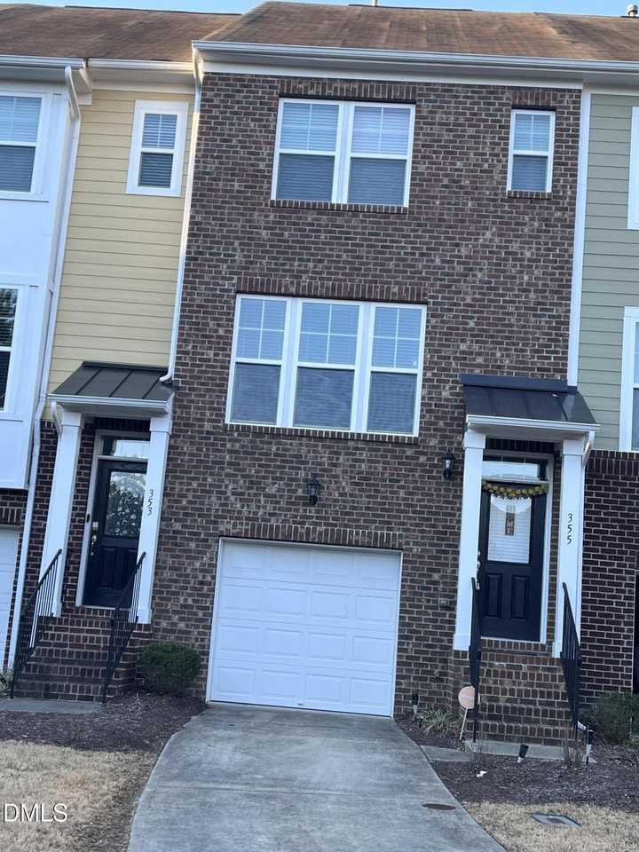 355 Michigan Ave - Photo 2 of 19