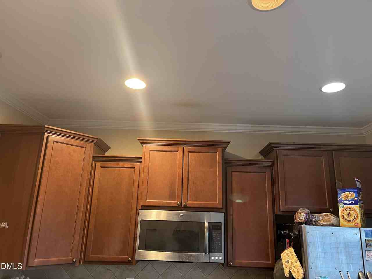 355 Michigan Ave - Photo 4 of 19