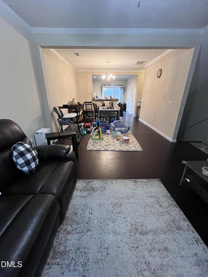 355 Michigan Ave - Photo 7 of 19