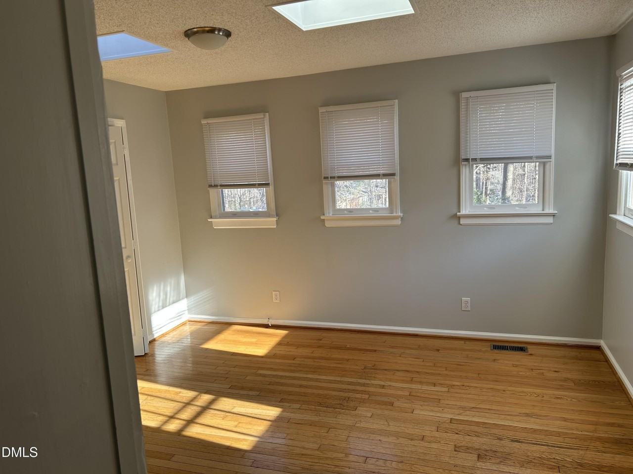 5902 Altrada Dr - Photo 5 of 10