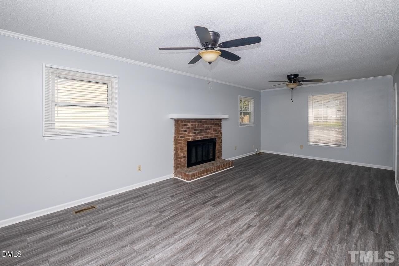 3913 Falmouth Dr - Photo 3 of 17