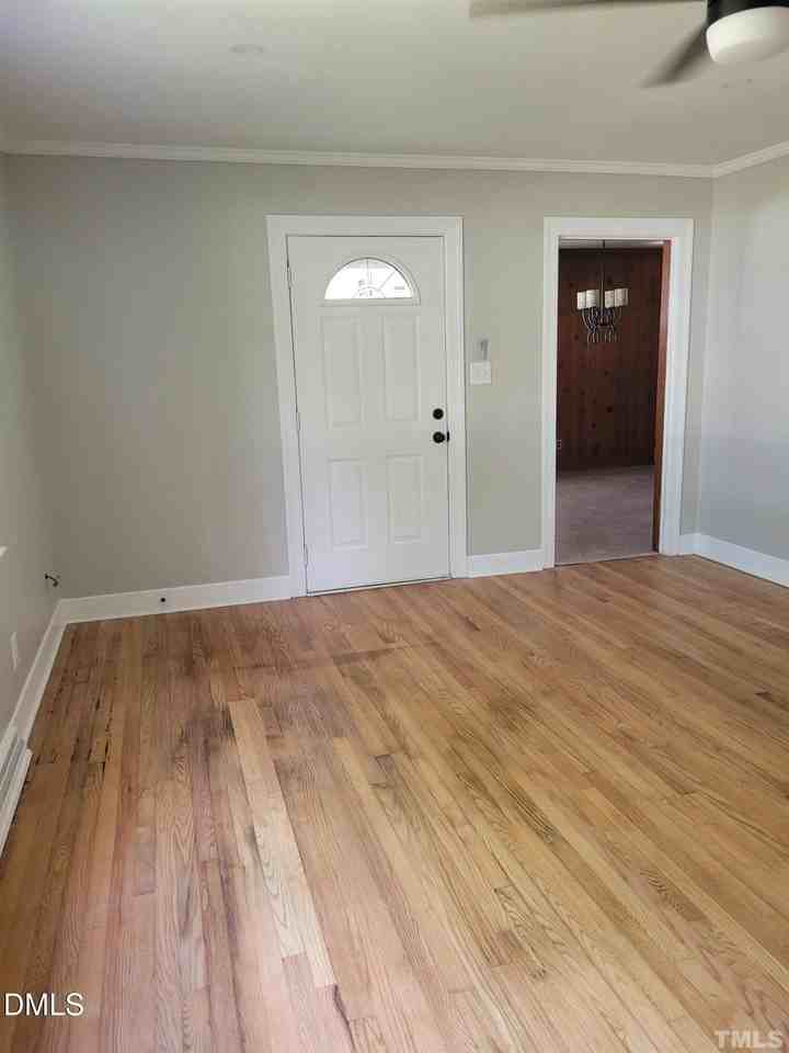 709 Broad St W - Photo 6 of 13