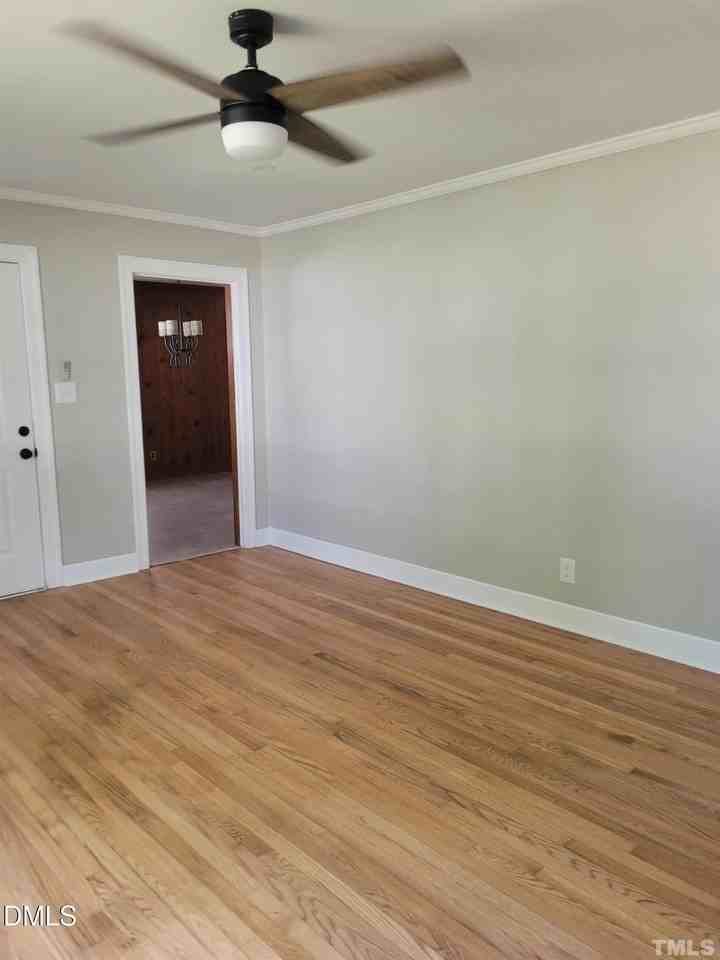 709 Broad St W - Photo 7 of 13