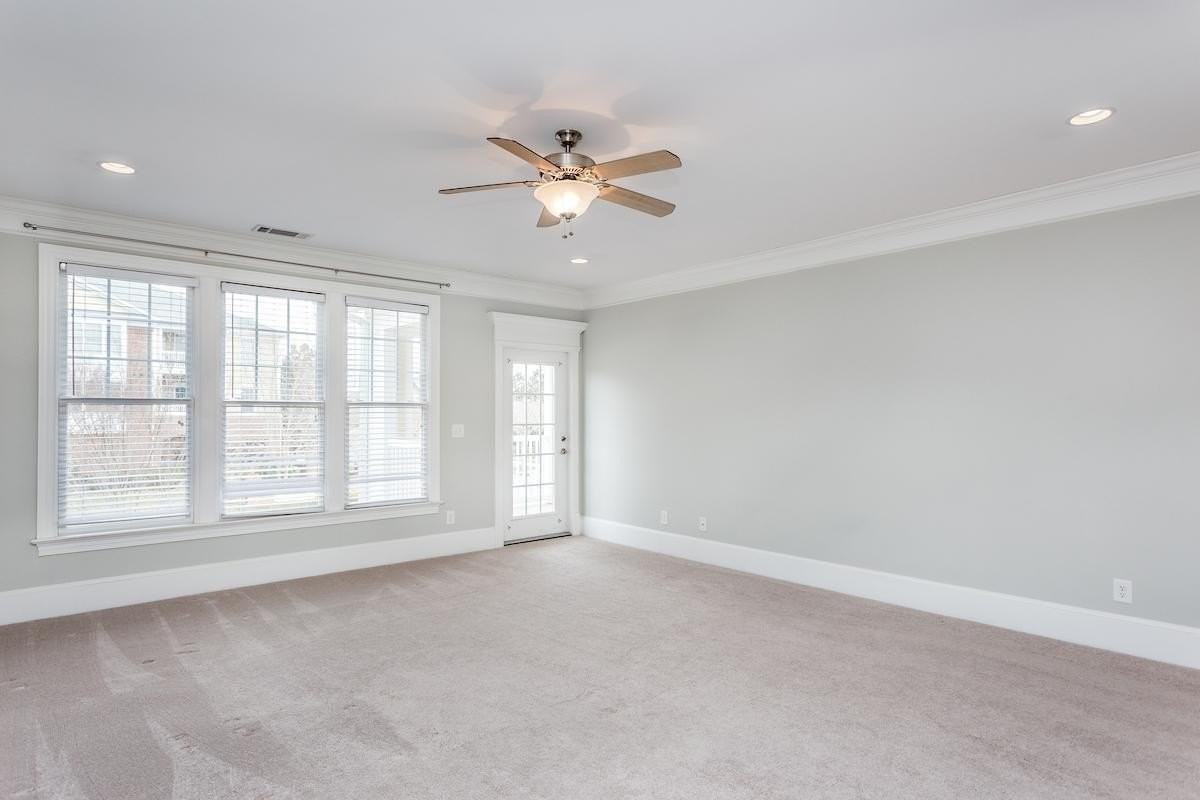 738 Portstewart Dr - Photo 3 of 23