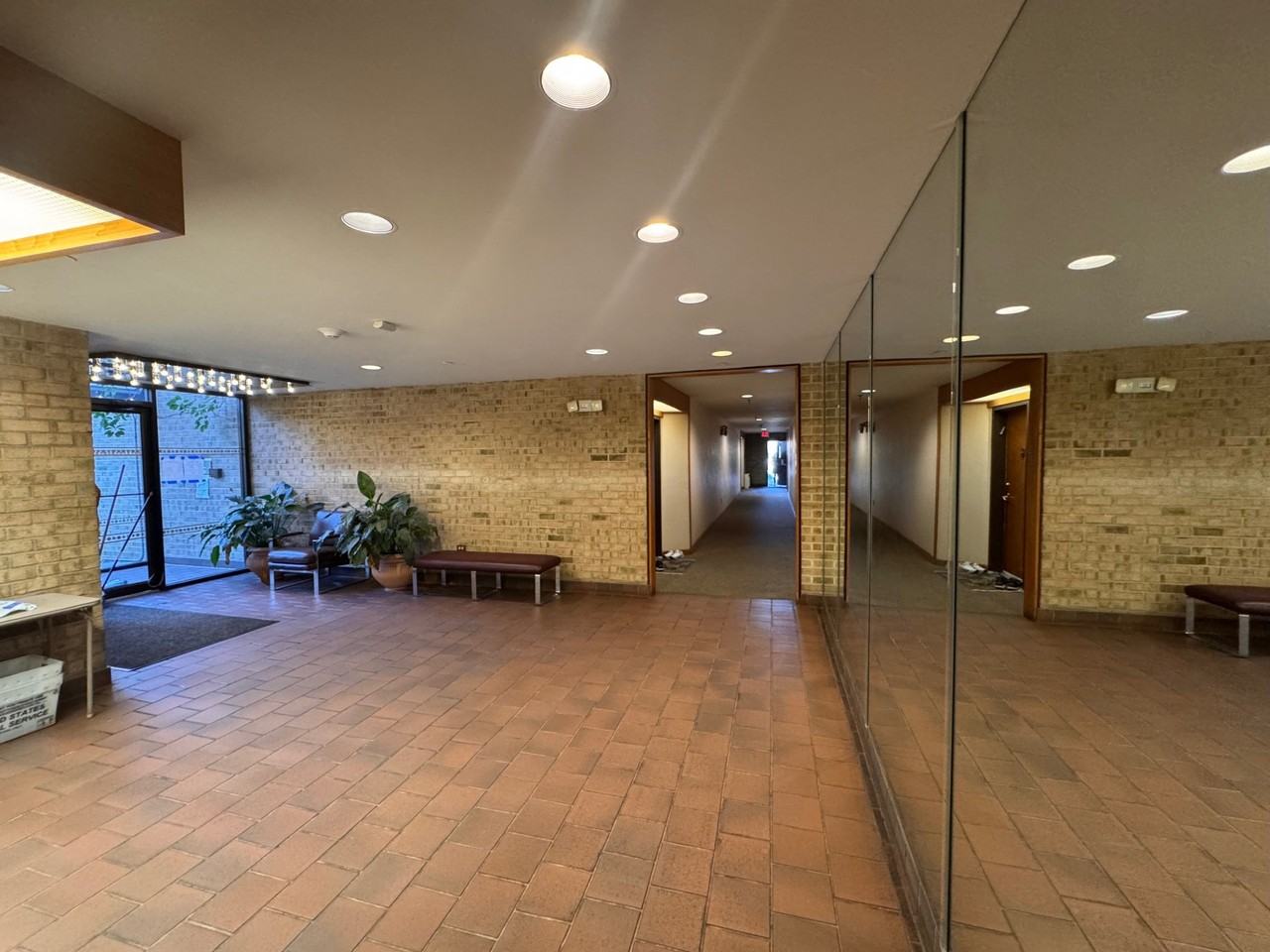 500 Central Park Ave - Photo 2 of 24