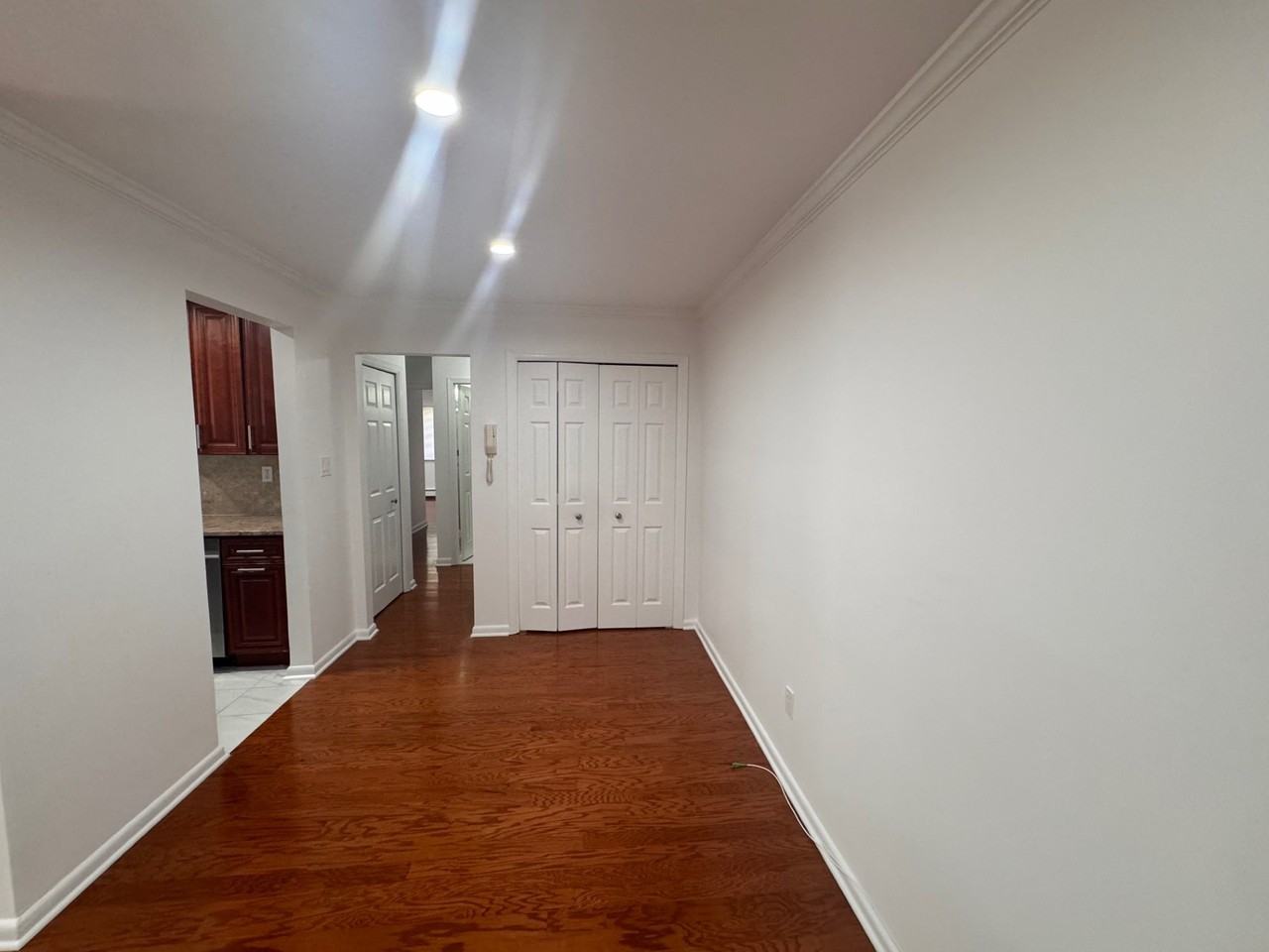 500 Central Park Ave - Photo 5 of 24