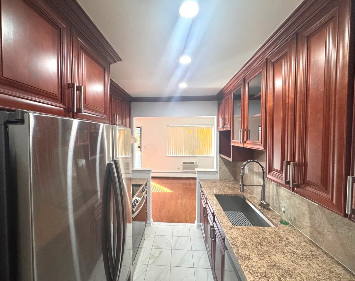 500 Central Park Ave - Photo 7 of 24