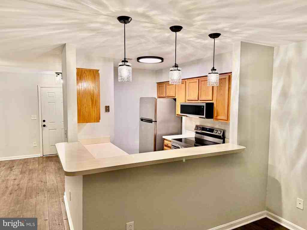 214A Fernwood Pl - Photo 4 of 16