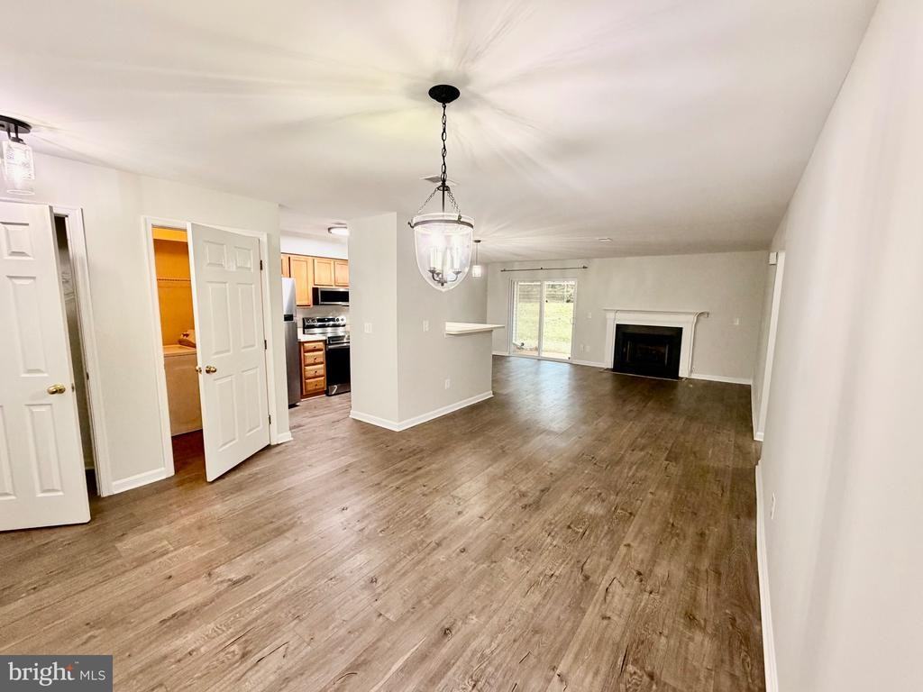 214A Fernwood Pl - Photo 6 of 16