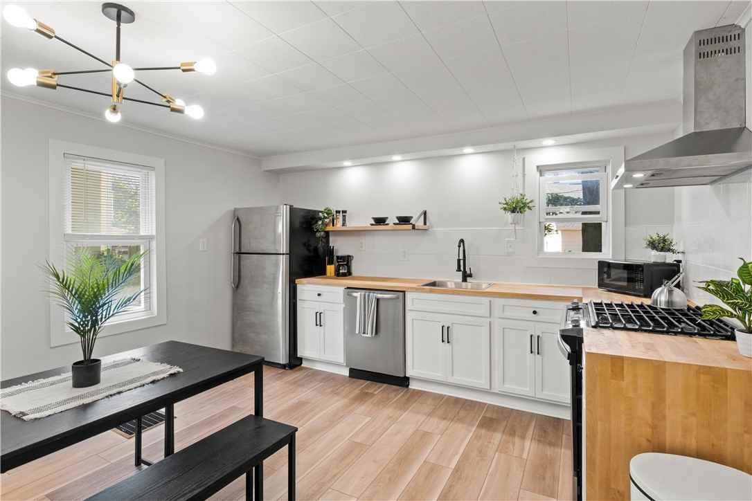 95 Beaufort St - Photo 2 of 27